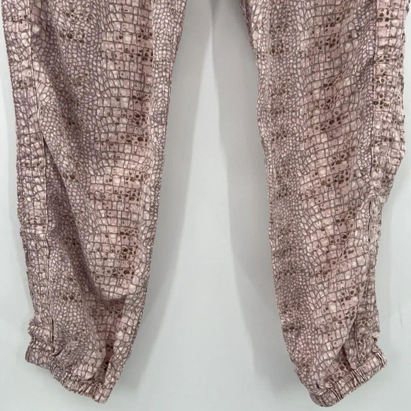 Anthropologie Orana Printed Joggers Pink Snakeskin Print Pants Women’s Size XS - Picture 4 of 9